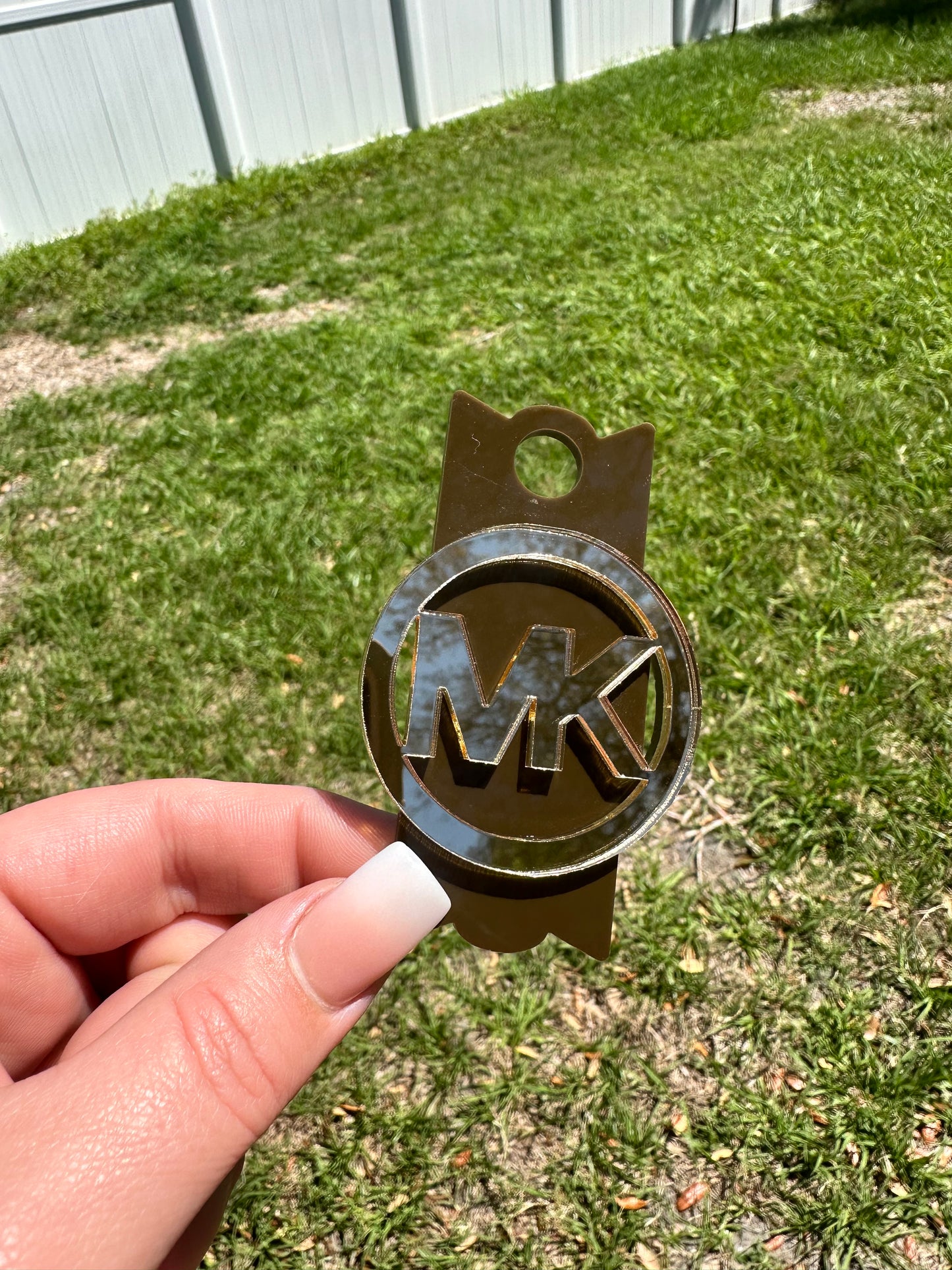 MK 40oz Choclate gold topper round 3d logo