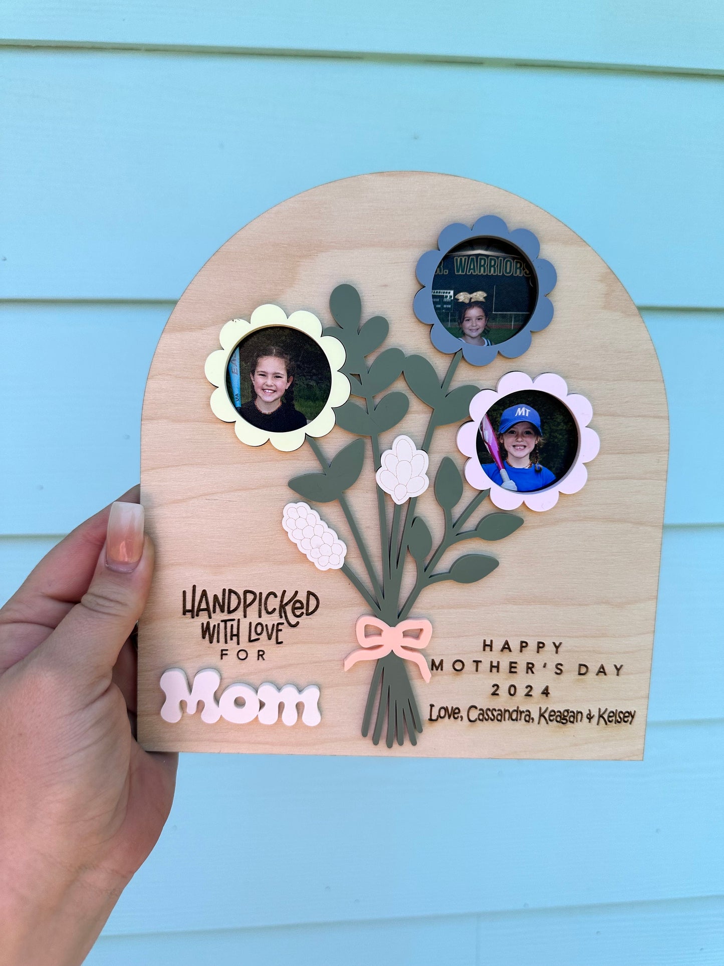 Flower Bouquet Photo sign, Mother’s Day Gift, Gifts for her, Gift for mom, Keepsake gift, Photo frame gift, Kids gift to Mom or Grandma