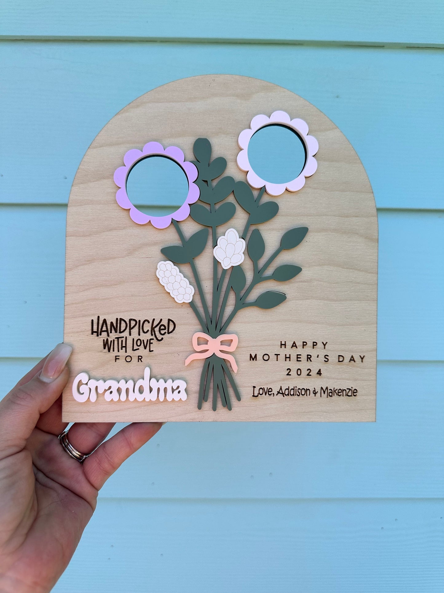 Flower Bouquet Photo sign, Mother’s Day Gift, Gifts for her, Gift for mom, Keepsake gift, Photo frame gift, Kids gift to Mom or Grandma