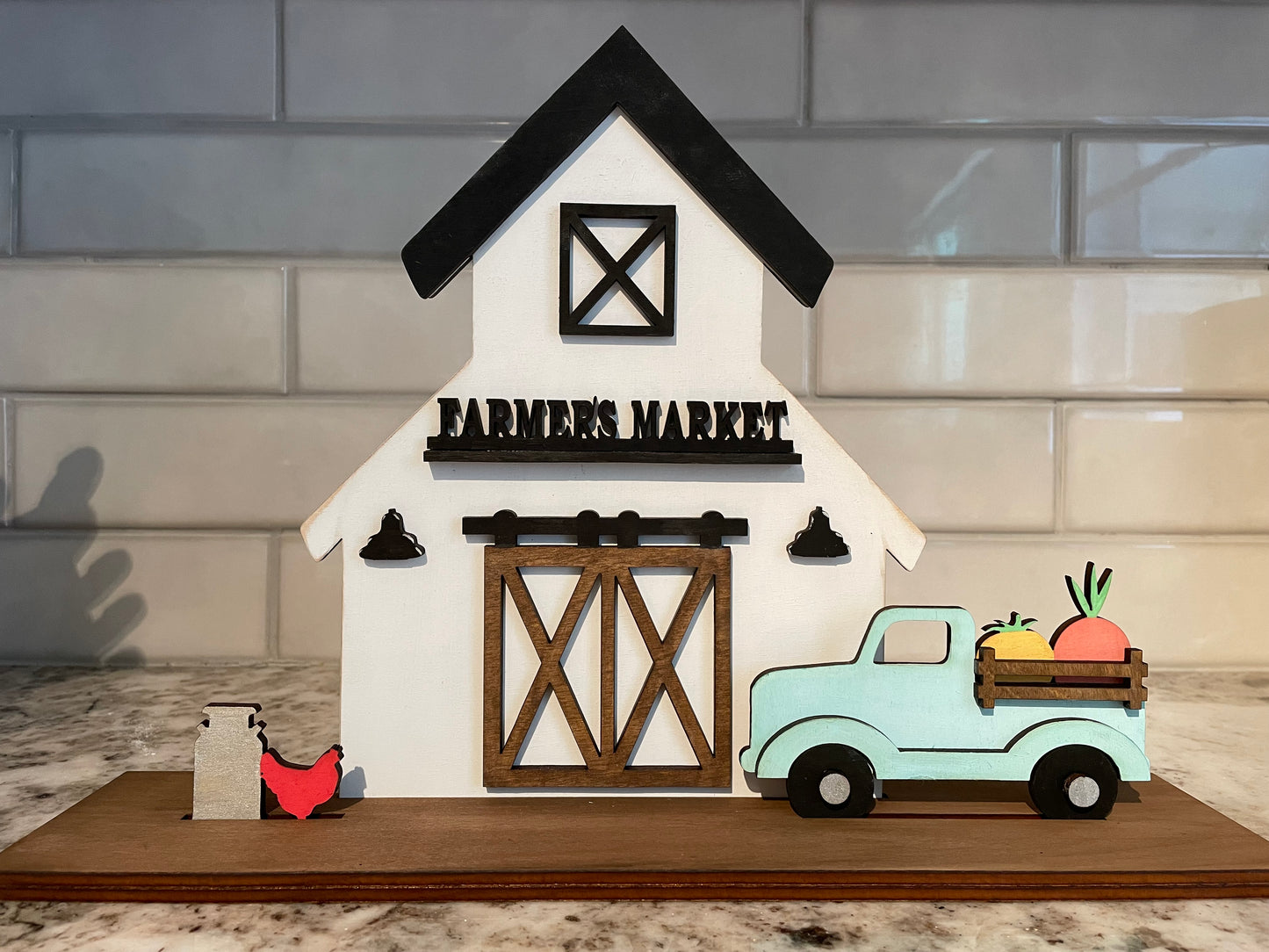 Interchangeable barn.