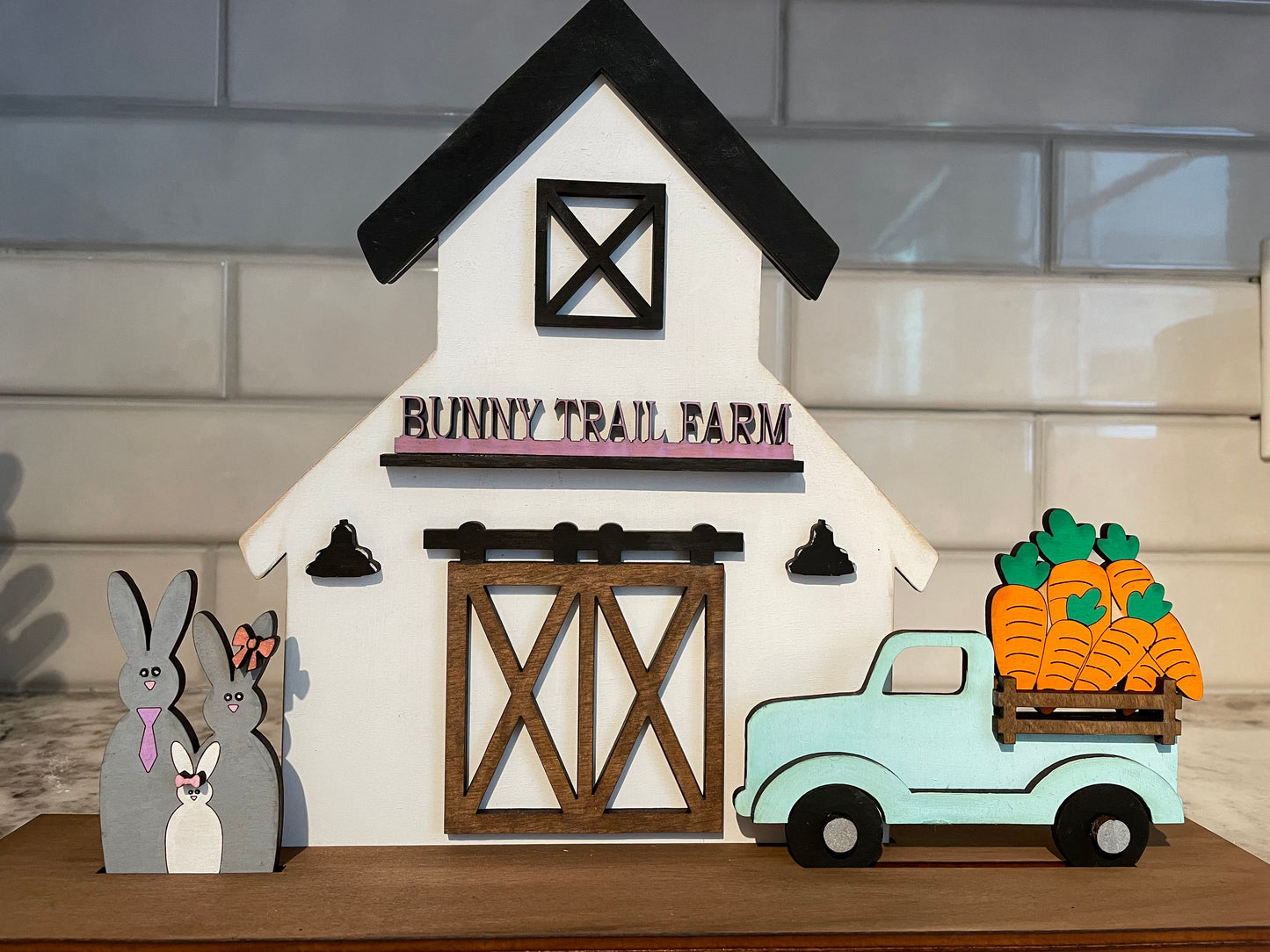 Interchangeable barn.