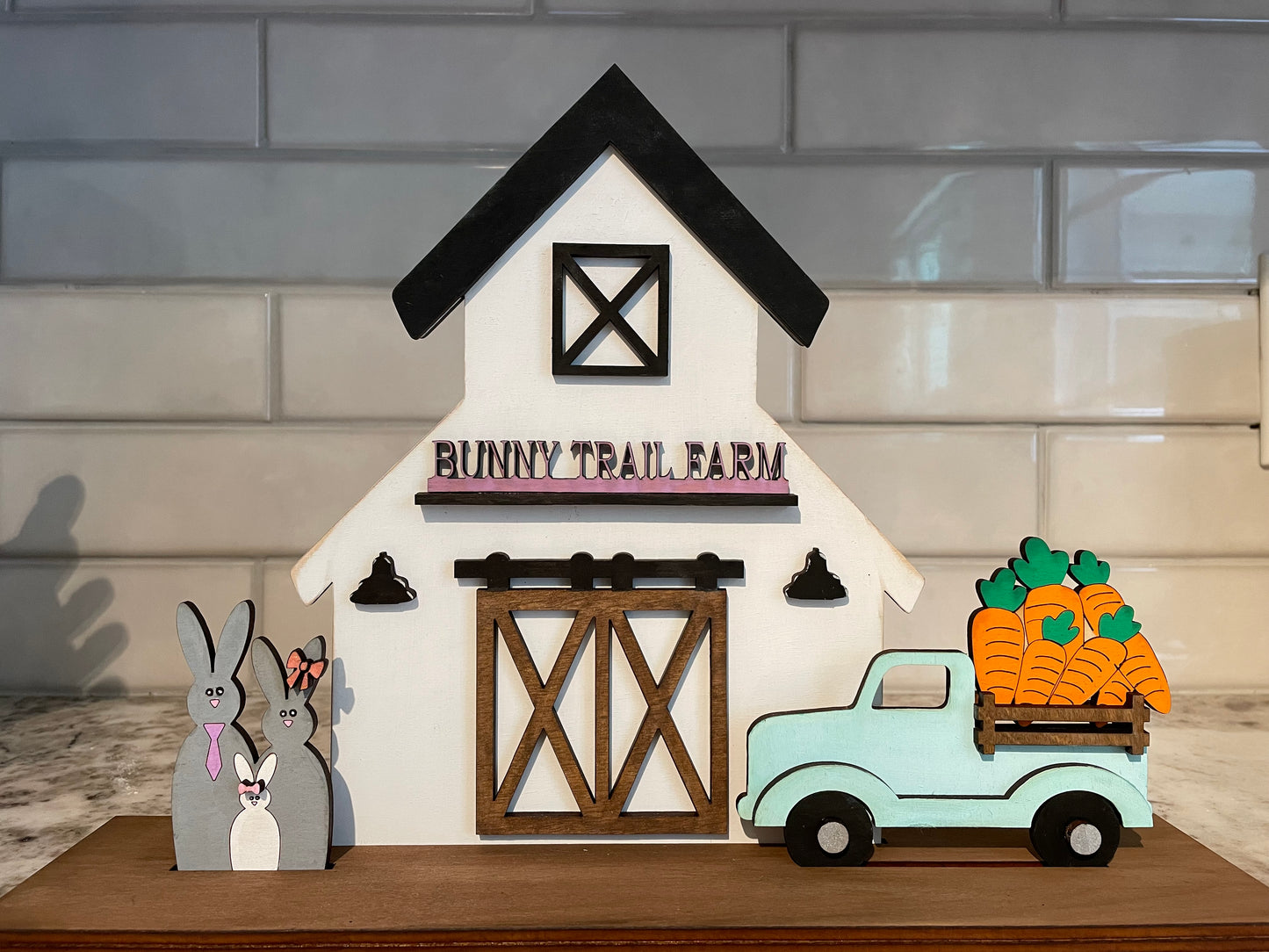 Interchangeable barn.