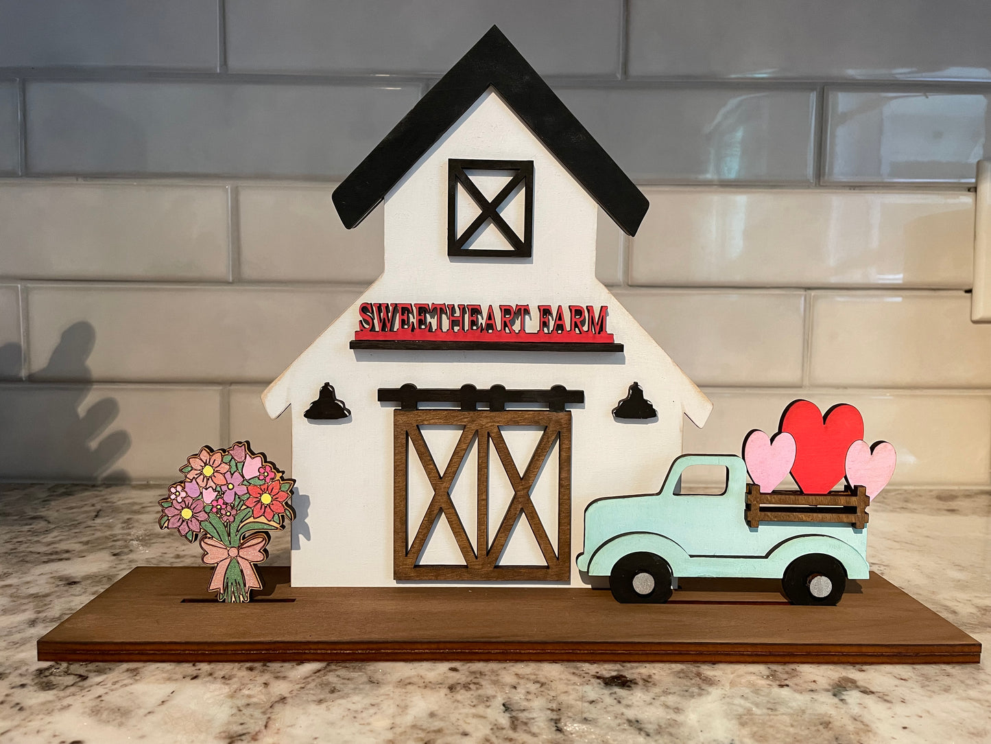 Interchangeable barn.